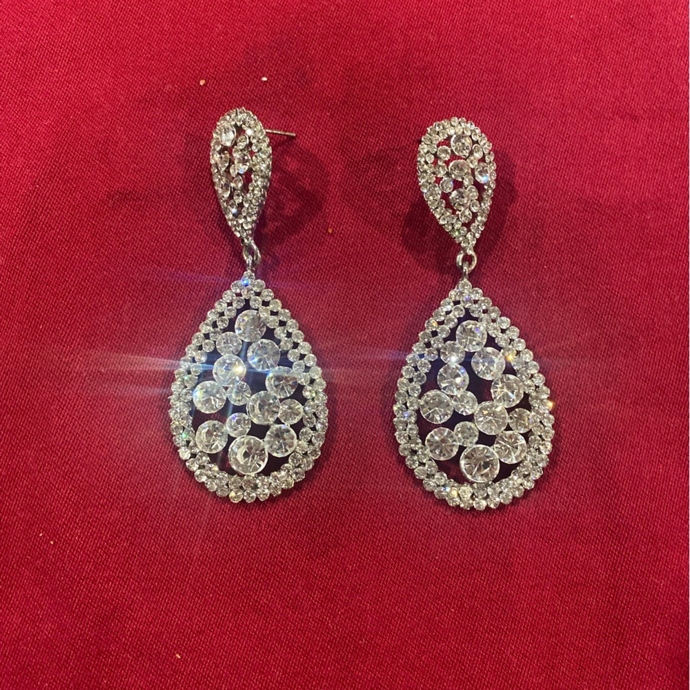 Beautiful silver crystal earrings